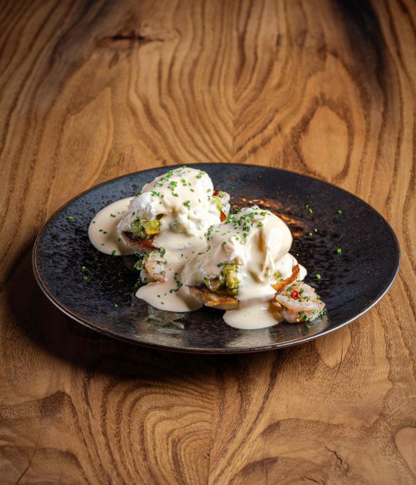 Avokádós-Garnélás Eggs Benedict Angol Muffinon