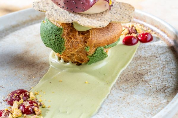 Pistachio choux